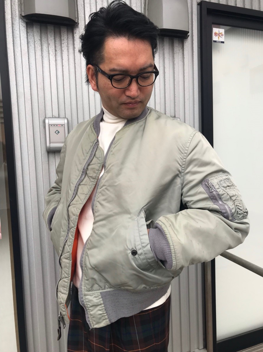 【etsinta】リバーシブルMA1リメイクポンチョ アルファ Ma 1 リメイク etsinta リバーシブルMA-1 リメイク